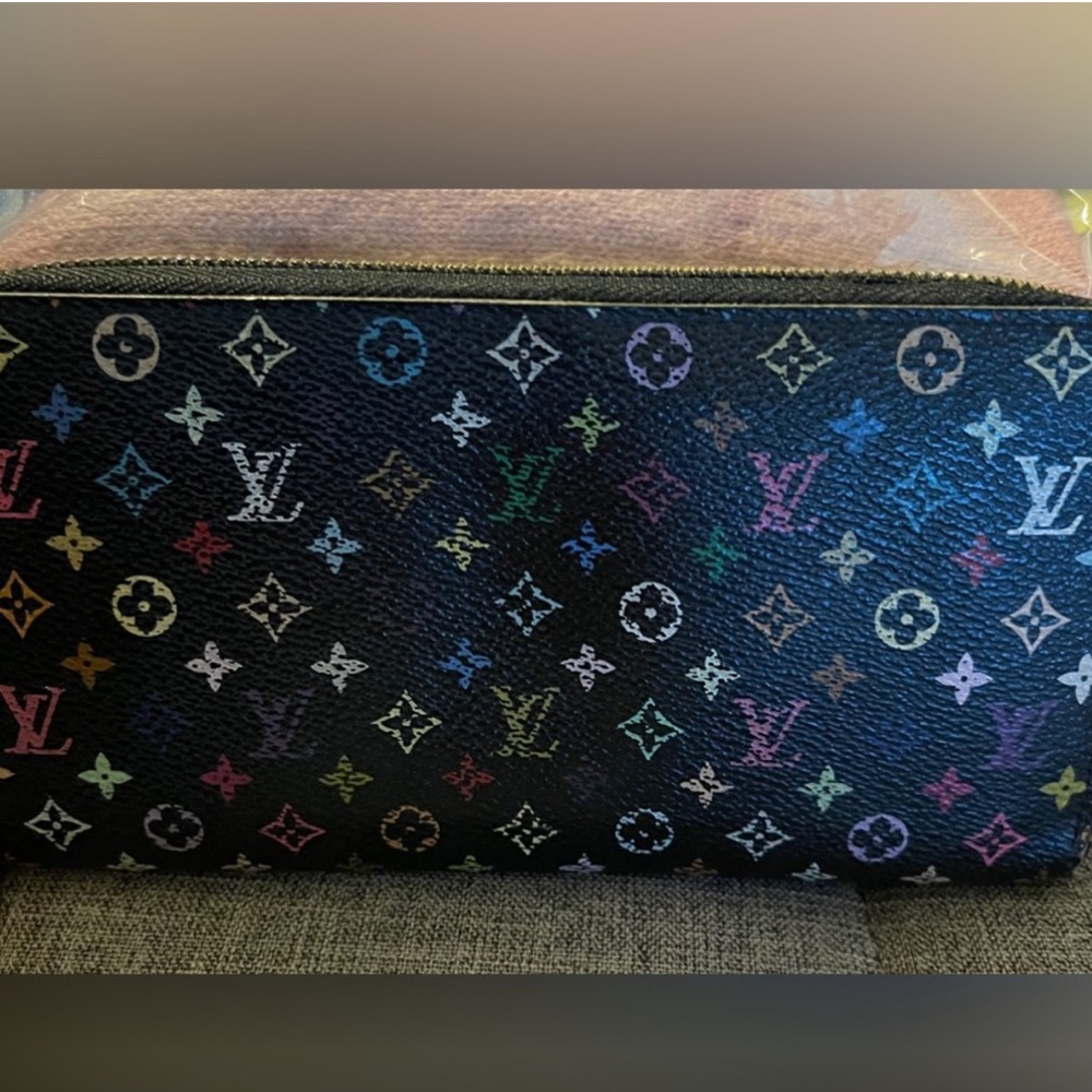 LOUIS VUITTON BLACK MARUKAMI ZIPPY WALLET